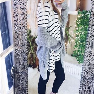 {RePosh} Black and white stripe sharkbite top